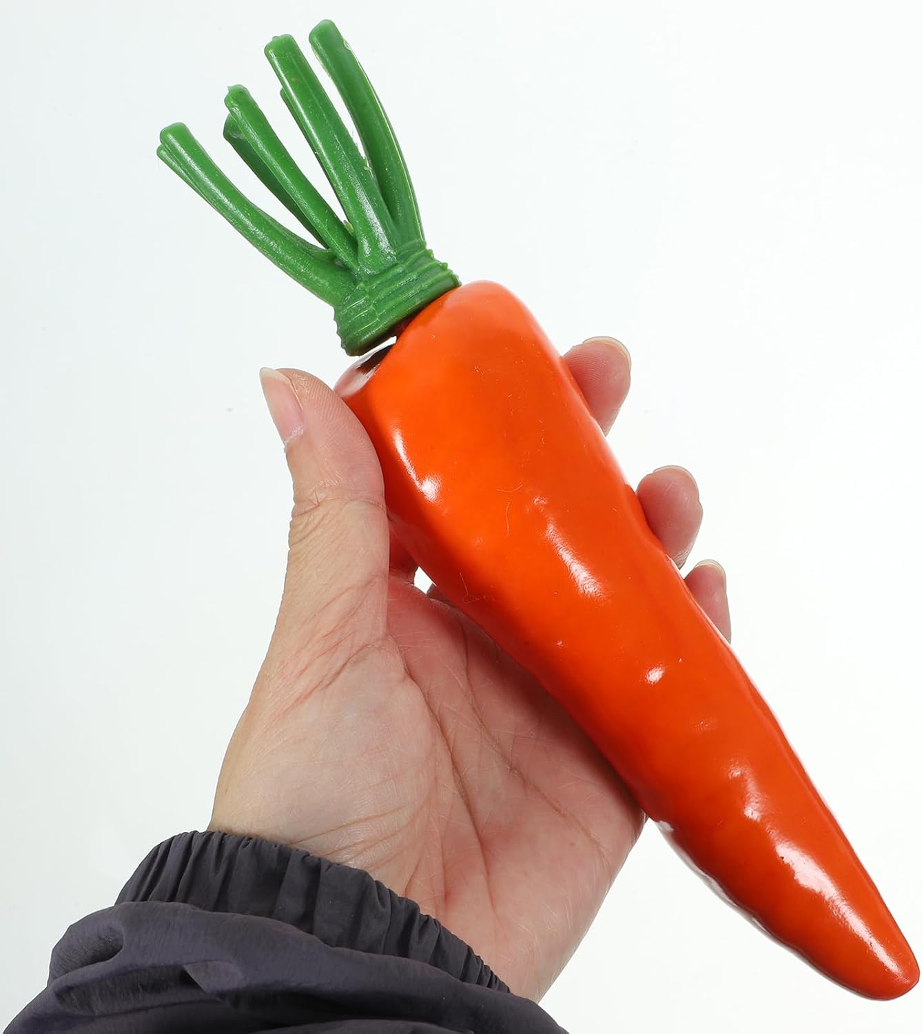 LUOZZY 2 Pcs Artificial Carrot Photo Props