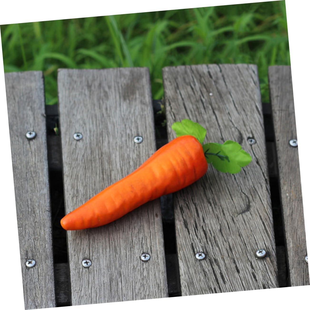 Cabilock 8Pcs Realistic Fake Carrots Artificial Vegetable Decorations